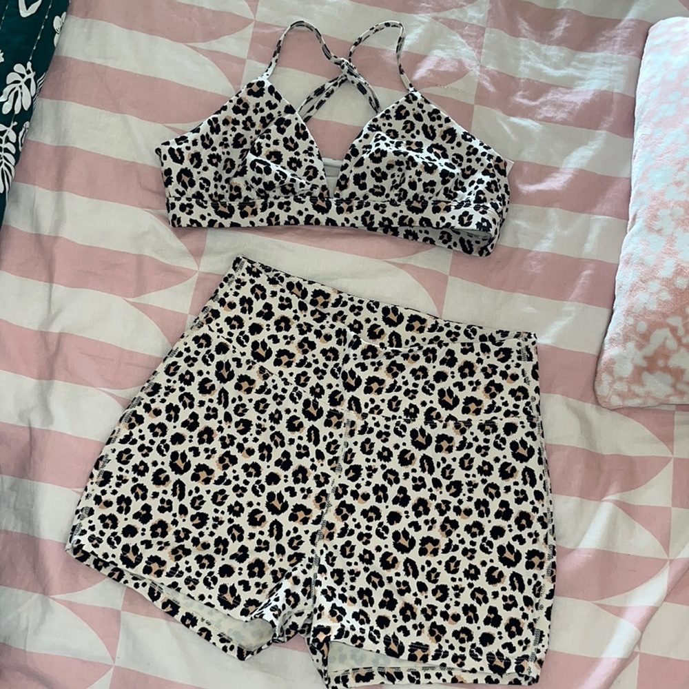 Adorable Musesonly animal print set (triangle bra and booty shorts)